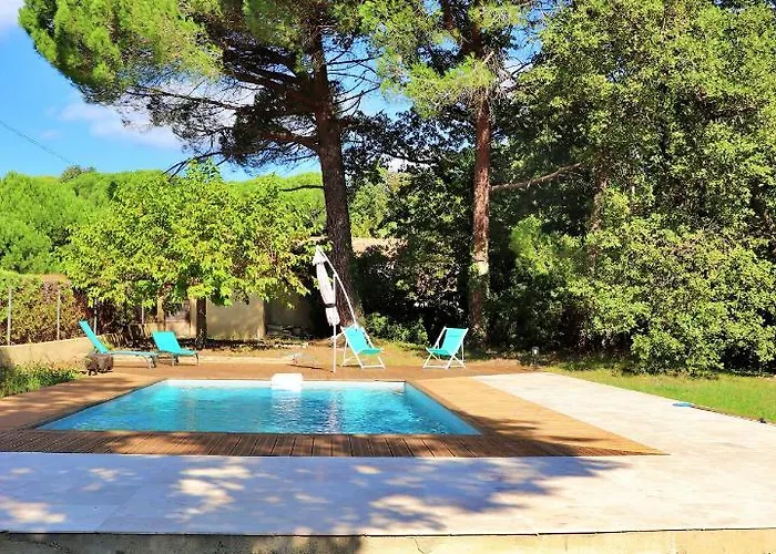 Au Coeur Des Arbres Bed & Breakfast 3*